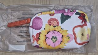 （分類：）位於 。 由 jasamineapril 提交（商品編號 1393418167，圖片 1）。簡介： 。