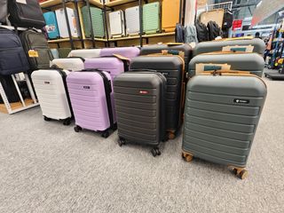 （分類：）位於 。 由 luggage_dynasty 提交（商品編號 1393302595，圖片 1）。簡介： 。
