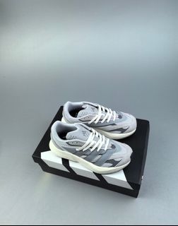 (Category: ) located in . Submitted by khai.uasneakers (Listing ID 1393425748, Image 1). Description: .