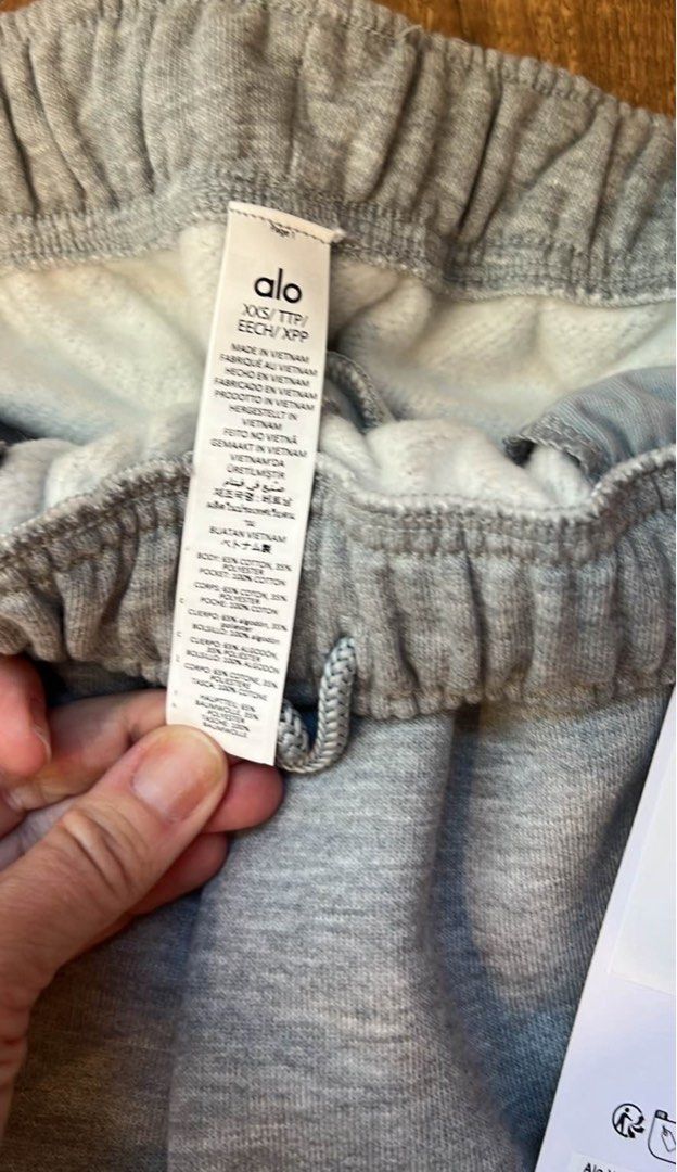 Alo Accolade Sweatpants | XXS (Category: Other Bottoms) located in Quezon City. Submitted by flourency (Listing ID 1393317213, Image 3). Description: •Authenthic Alo Accolade with tags. •Size XXS •Without packaging. Slightly negotiable Loc: Rockwell / Katip. .