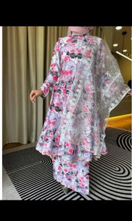 (Category: ) located in . Submitted by wardrobewardrobe (Listing ID 1393270537, Image 1). Description: .