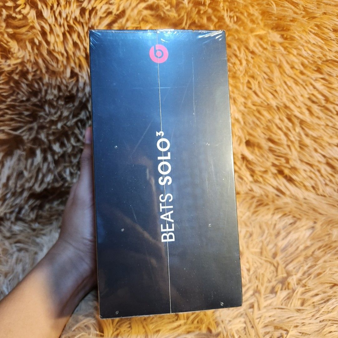 Headphone Beats Solo 3 (Category: Headphones & Headsets) located in San Mateo. Submitted by freeforceg91049 (Listing ID 1393405090, Image 2). Description: .