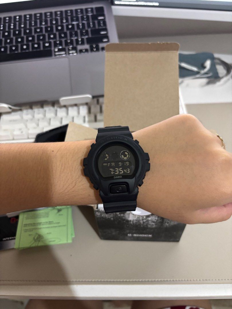 BNEW AUTHENTIC Casio Gshock DW 9600 BB (Category: Men's Watches) located in Balanga. Submitted by pmcgee (Listing ID 1393409138, Image 2). Description: Brandnew Bought sa Dubai Duty Free last May 2025 for AED 530 (around Php 8200) Complete with warranty card and box Never used No issue Selling low Price slightly negotiable for sure buyer.