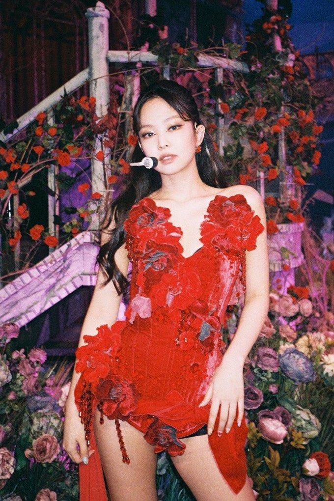 jennie red dress solo Jennie Kim: Red Dress Solo Performance Highlights