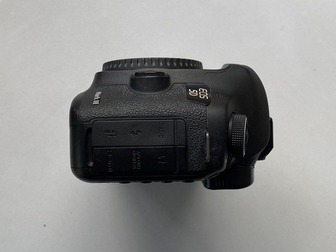 Canon 5D Mark 3 (Category: Cameras) located in Quezon City. Submitted by whitetableph (Listing ID 1393309669, Image 3). Description: For Sale: Canon 5D Mark 3 Full Frame DSLR -Pristine Condition -All Parts Original and Good as new since -day 1 Complete with original box, original manual, and original charger Free: Camera Strap and Rubber Body Case Scheduled Meetups Only: Metro Manila - Q.C. - Pasay | RFS: Need Funds .