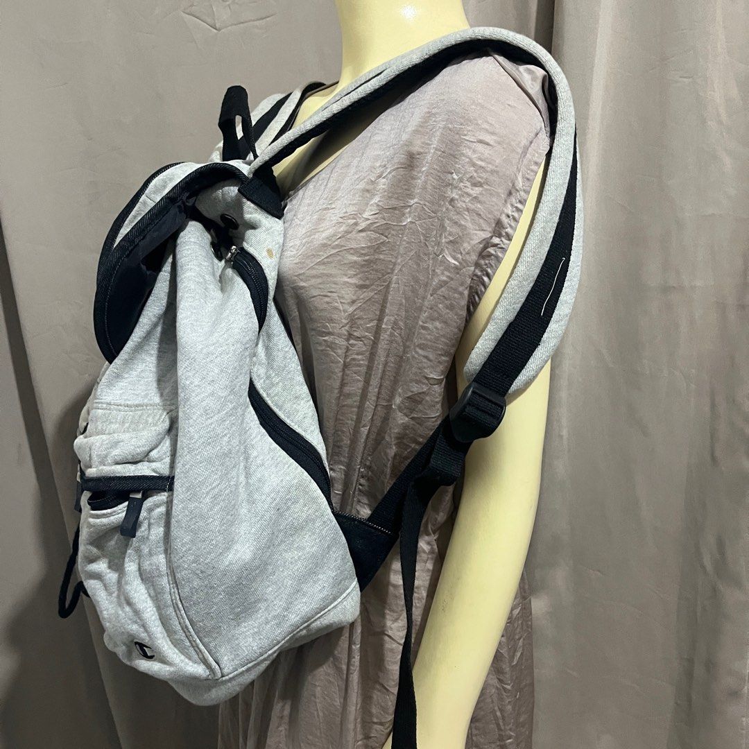 Champion Backpack (Category: Backpacks) located in Butuan. Submitted by dfgthriftology2.0 (Listing ID 1393311903, Image 3). Description: .