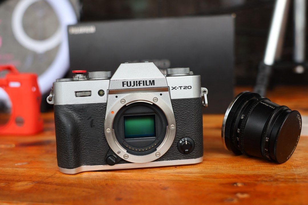 Fujifilm X-T20 Mirrorless Camera (Category: Cameras) located in Manila. Submitted by lenascamera (Listing ID 1393434105, Image 3). Description: NOTE: Sa dami po ng message na natatangap ko, naka hold napo ang Mga message hindi napo ako makapag reply pero na babasa ko kaya hanggat maari mag direct na kayo sa page ko sa facebook Lenas camera para nakareply ako agad salamat. Fujifilm X-T20 Mirrorless Camera Price: ₱37,500 (with 35mm lens) ₱43,000 (w