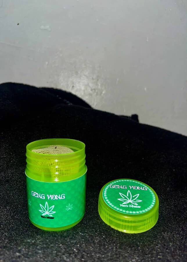 GENG HONG PREMIUM INHALER (Category: Massage Devices) located in Makati City. Submitted by i_declutter.mnl (Listing ID 1393380260, Image 1). Description: GENG HONG PREMIUM INHALER 💨 Menthol • Camphor • Eucalyptus Oil and other Herb Thai inhaler improves blood circulations and help nasal congestion, dizziness and sickness. it’s designed to provide for stress, fatigue, headaches, feeling anxious don’t worry the GENG HONG THAI INHALER is here while