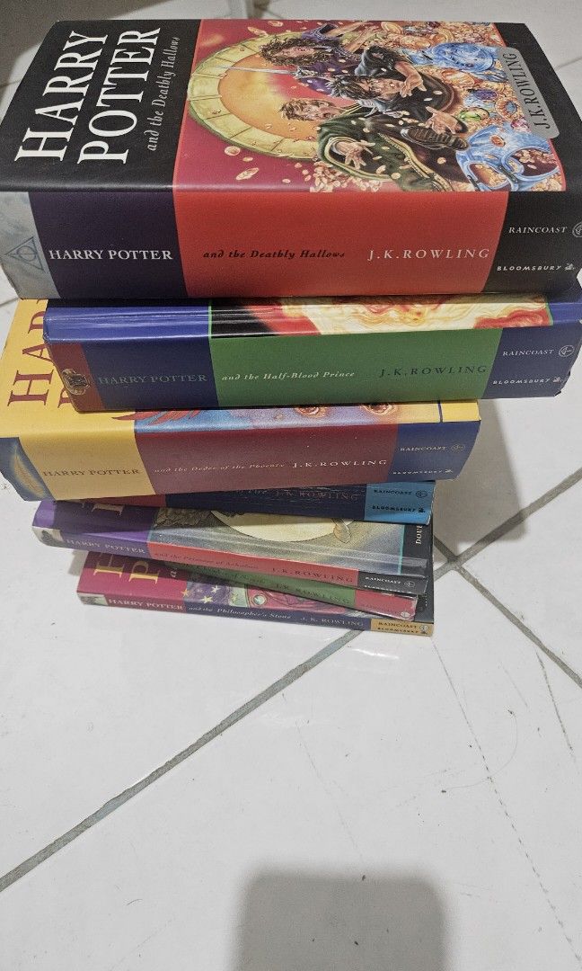 HARRY POTTER BOOK SET (Category: Storybooks) located in Abulug. Submitted by fordadeclutterferson (Listing ID 1393352111, Image 2). Description: PRICE IS NEGOTIABLE Shipping fee 50% Ask for proof/condition Chat if you have inquiries Gcash Payment.
