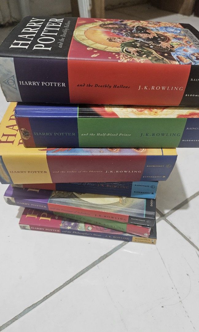 HARRY POTTER BOOK SET (Category: Storybooks) located in Abulug. Submitted by fordadeclutterferson (Listing ID 1393352111, Image 3). Description: PRICE IS NEGOTIABLE Shipping fee 50% Ask for proof/condition Chat if you have inquiries Gcash Payment.