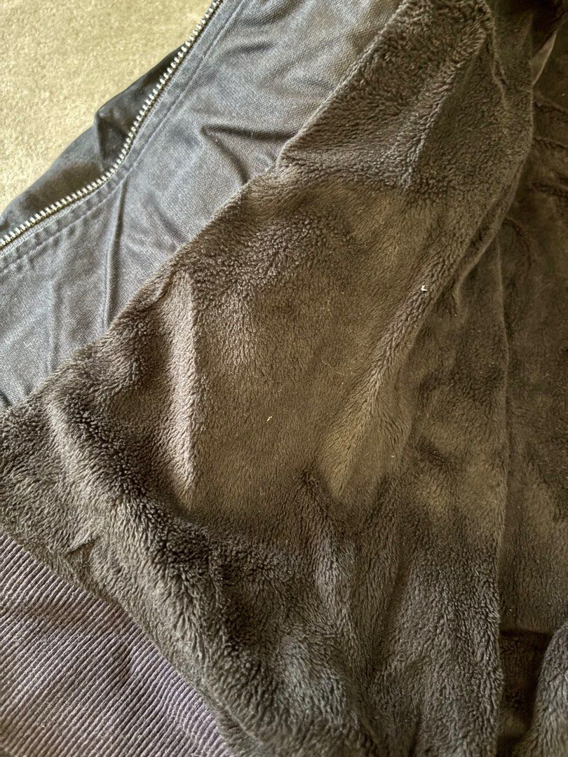 Jacket (Category: Coats, Jackets and Outerwear) located in Singapore. Submitted by koris_box (Listing ID 1393319567, Image 3). Description: Visibly well worn. Wrinkled and creased due to keeping in storage. With fleeced lining except on the sleeves. 2 sets of zips, and 1 row of buttons. Top pockets are fake pockets. 2 working side pockets with zips. Bought in Taiwan, brand is Laking. Please note that this is a WELL WORN jacket. .