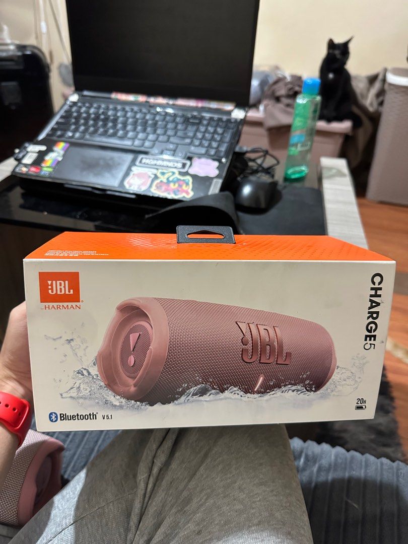 JBL Charge 5 Original (Category: Portable Music Players) located in Taguig. Submitted by kurtsmithc (Listing ID 1393427887, Image 1). Description: Original JBL Charge 5 What you see is what you get po. Used for more than a year na and dina nagagamit masyado kase busy sa school and more on using airpods na. Nagana lahat wla sakit sa ulo. Issue is shown on the pictures, ung mga rubbers yun lng. Working perfectly smooth and clear and malakas bass, s