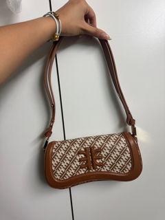 （分類：）位於 。 由 papercheungcy 提交（商品編號 1393410536，圖片 1）。簡介： 。