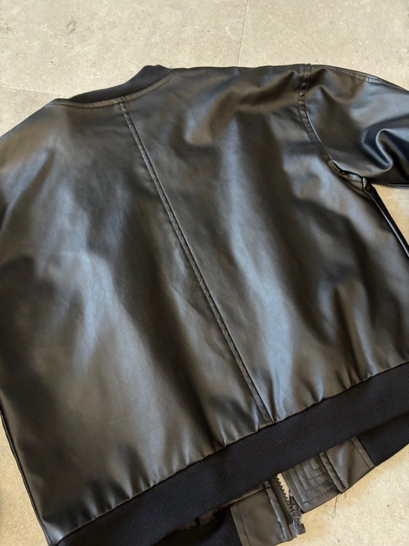 Leather jacket (Category: Coats, Jackets and Outerwear) located in Singapore. Submitted by koris_box (Listing ID 1393320921, Image 4). Description: Never worn. Washed only. Not suitable for winter as it has only has thin lining. .