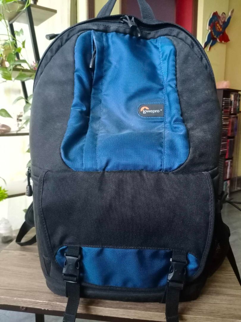 Lowepro Fastpack 250 Backpack (Arctic Blue/Black) (Category: Camera Bags & Carriers) located in Quezon City. Submitted by bigbluecheese (Listing ID 1393394411, Image 1). Description: BARELY USED Lowepro Fastpack 250 Backpack (Arctic Blue/Black) . PRICE: 3,000 (NEGOTIABLE) Excellent Condition RFS: Decluttering Buyer shoulders shipping and handling fee. Location: Congressional Avenue, Quezon City MOP: GCash / BDO / BPI . Key Features • Water-Resist