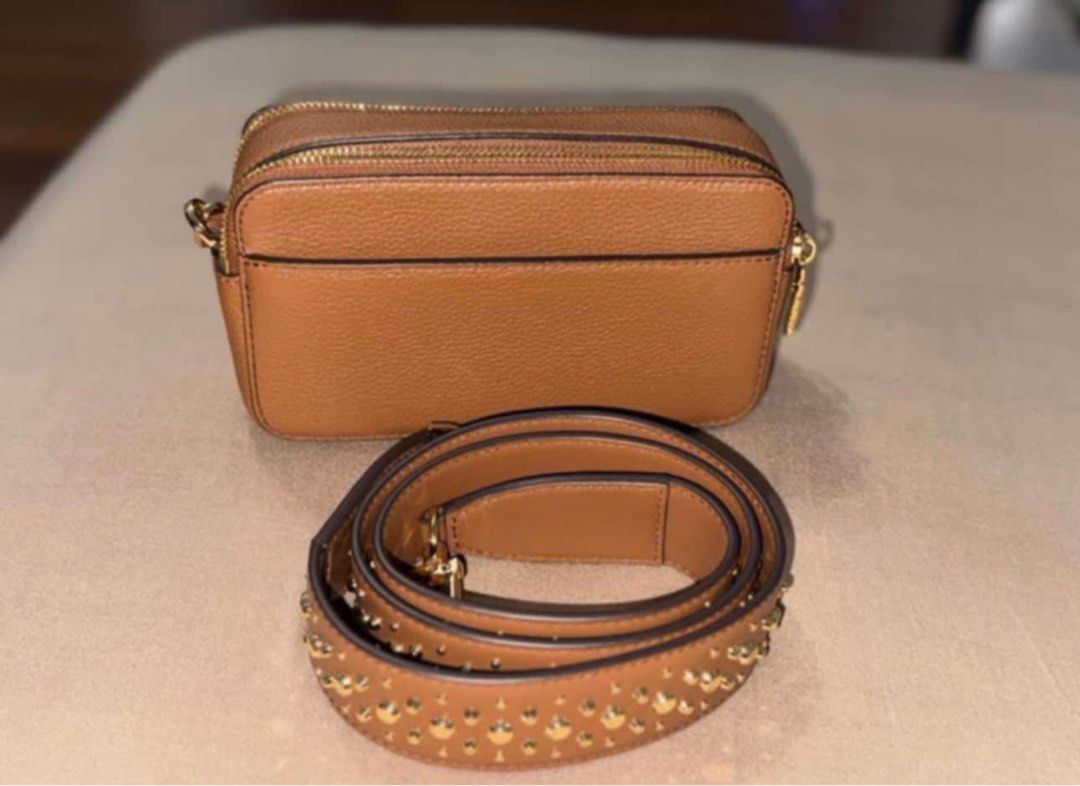 MICHAEL KORS CROSSBODY BAG (Category: Cross-body Bags) located in Bulacan. Submitted by hereforless (Listing ID 1393305957, Image 2). Description: Like new! Used twice Original Send PM for more photos.