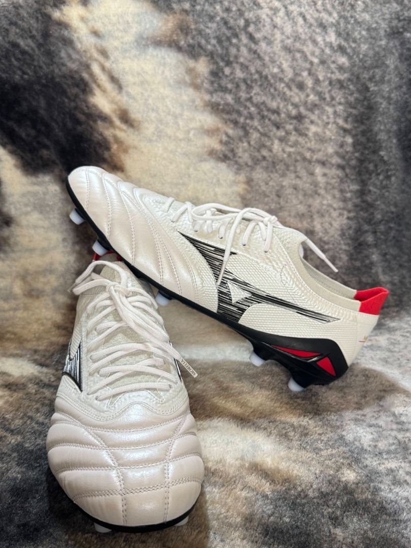 Mizuno Morelia Neo 4 Beta MIJ (Category: Sneakers) located in Pateros City. Submitted by aniino (Listing ID 1393391590, Image 3). Description: Mizuno Morelia Neo 4 Beta MIJ 🇯🇵⚽️ Size: US 10, EU 43 Price: Php 7500 Condition: Brand new, unused, only used for fitting, with tags (removed) RFS: Extra Pair Available for meetups around Bridgetown, BGC, Circuit Makati and Tiendesitas. Available for shipping (at the expense of customer).