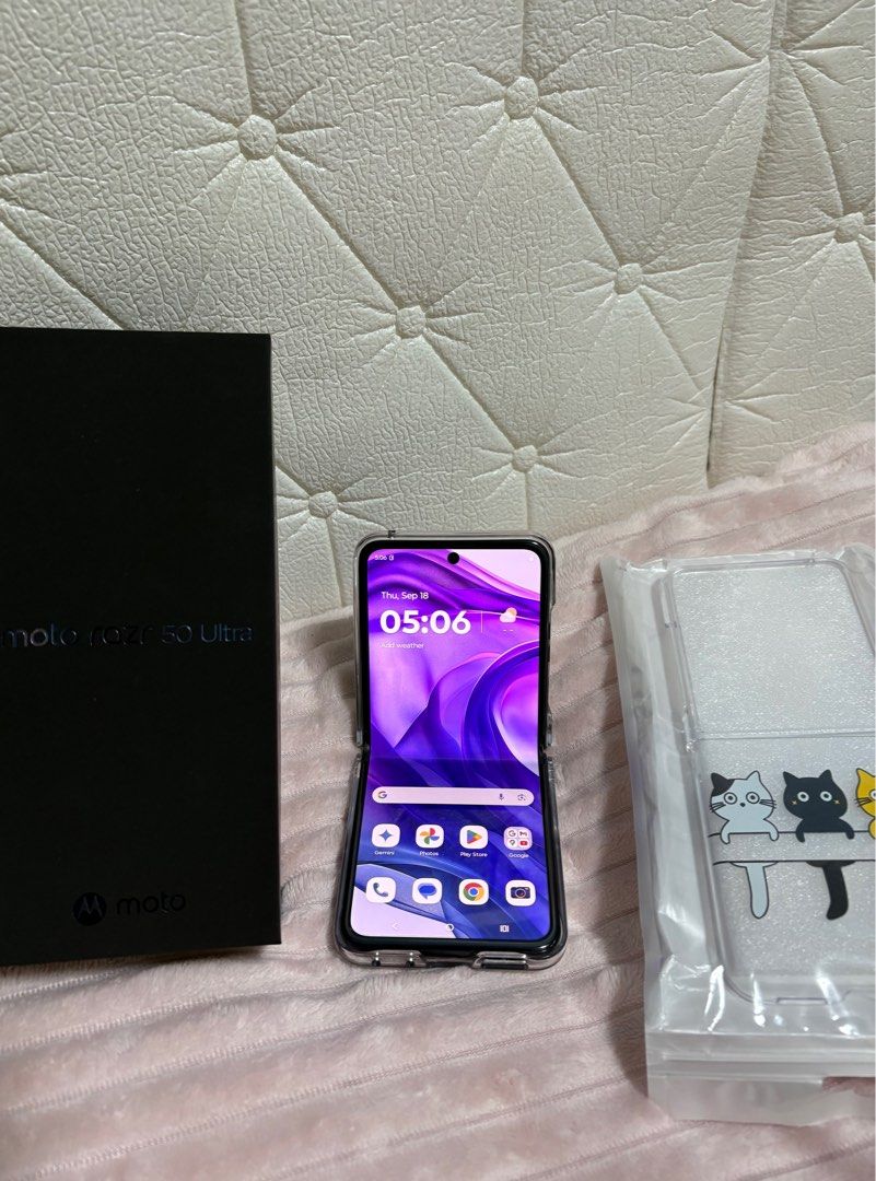 Moto Razr 50 Ultra Global Version 😎 (Category: Motorola) located in Quezon City. Submitted by shawi_08 (Listing ID 1393341416, Image 1). Description: "Moto Razr 50 Ultra Global Version - Unfold the Future! 📱✨ - 6.9″ FHD+ Dynamic AMOLED Display - Powerful Snapdragon 8s Gen 3 Chipset - Moto AI for Enhanced Experience - Sleek Design in Multiple Colors Get ready to experience the ultimate in style and tech! 💻🔥 #MotoRazr50Ultra #GlobalVersion #Fol