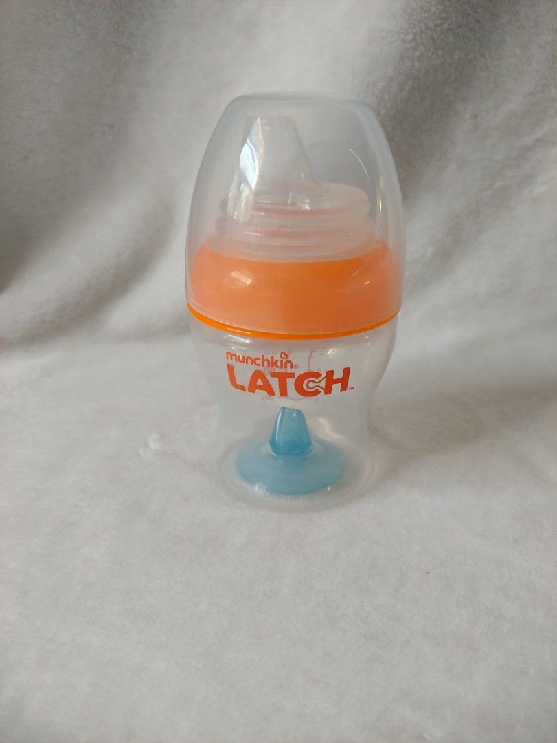 Munchkin LATCH soft spout 4oz (Category: Breastfeeding & Bottle Feeding) located in Baliuag. Submitted by kaizelle.1104 (Listing ID 1393274551, Image 1). Description: Original ship from USA🇺🇸 ❤️Lalamove (Buyer should booked) ❤️Meet up infront of SM Baliwag ❤️Shipping flash/ J&T / Gcash Payment. ❤️COD shopii check/o add 15% for tax.. but you can input voucher for discount☺️ 🧡PM for other concern❤️ Thank you..