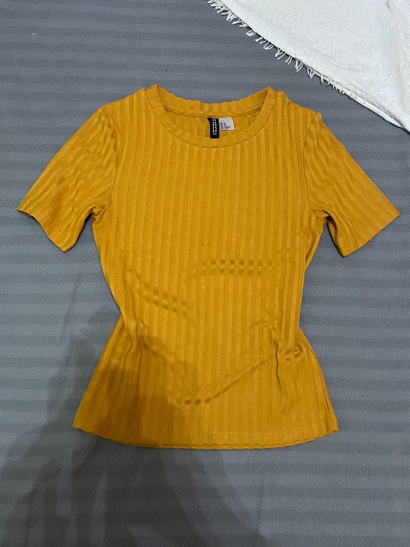 Mustard yellow 3/4 sleeve ribbed top (Category: Shirts) located in San Pedro. Submitted by 111vkk (Listing ID 1393294628, Image 1). Description: ↝ Description: Corpo vibes H&M mustard yellow 3/4 sleeve top, super nice ribbed details ↝ Size on tag: XS ↝ Fits: XS-S ↝ Issues: None ❣ All secondhand, pls manage your expectations! ❣ No ww pics but send a message for the measurements ❣ GCash/bank transfer only.
