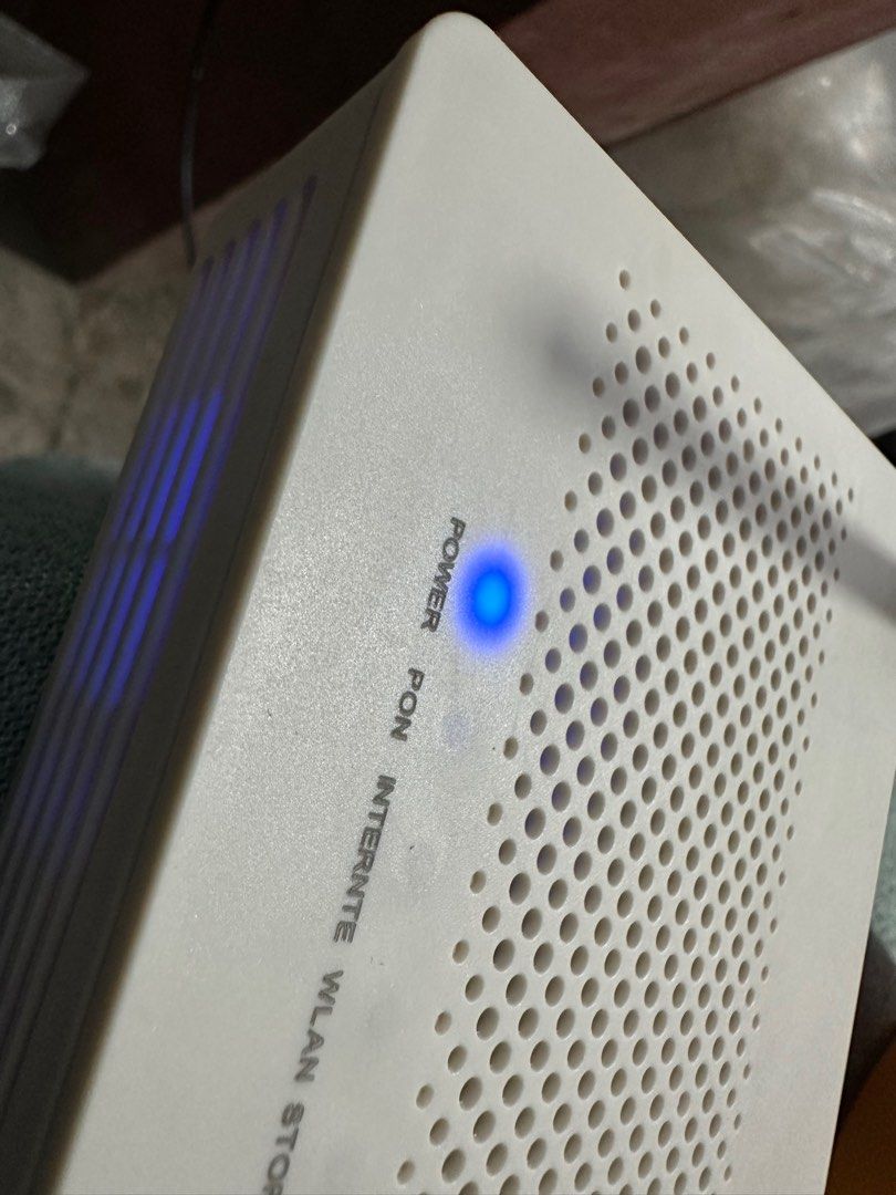 Optical network terminal (Category: Networking) located in Los Banos. Submitted by titoby (Listing ID 1393397116, Image 3). Description: Brand new in box HG8546M XPON (APC GREEN) 1 GE+3 FE+1 POTS+1 USB+2.4G WiFi or 4 FE+1 POTS+1 USB+2.4G WiFi.