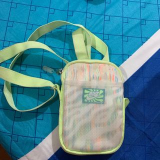 (Category: ) located in . Submitted by iamshopphalic (Listing ID 1393360680, Image 1). Description: .