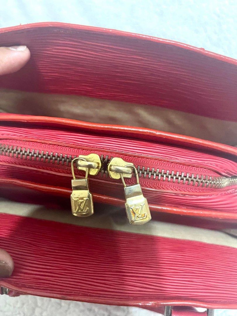 Preloved LV no code (Category: Luxury Bags & Wallets) located in Manila. Submitted by nylan1227 (Listing ID 1393352688, Image 3). Description: In excellent condition.