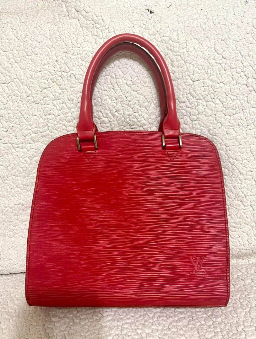 Preloved LV no code (Category: Luxury Bags & Wallets) located in Manila. Submitted by nylan1227 (Listing ID 1393352688, Image 1). Description: In excellent condition.