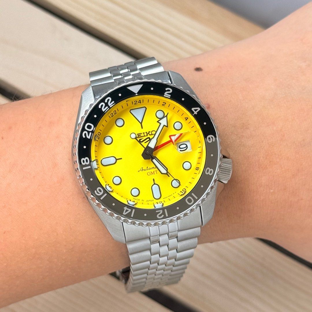 SEIKO PROSPEX SPEEDTIMER SOLAR & SEIKO 5 GMT AUTOMATIC WATCH (Category: Men's Watches) located in Quezon City. Submitted by micoyski (Listing ID 1393426504, Image 3). Description: AVAILABLE ONHAND BRANDNEW ORIGINAL COMPLETE INCLUSION. 1YR WARRANTY. FREE SHIPPING NATIONWIDE..