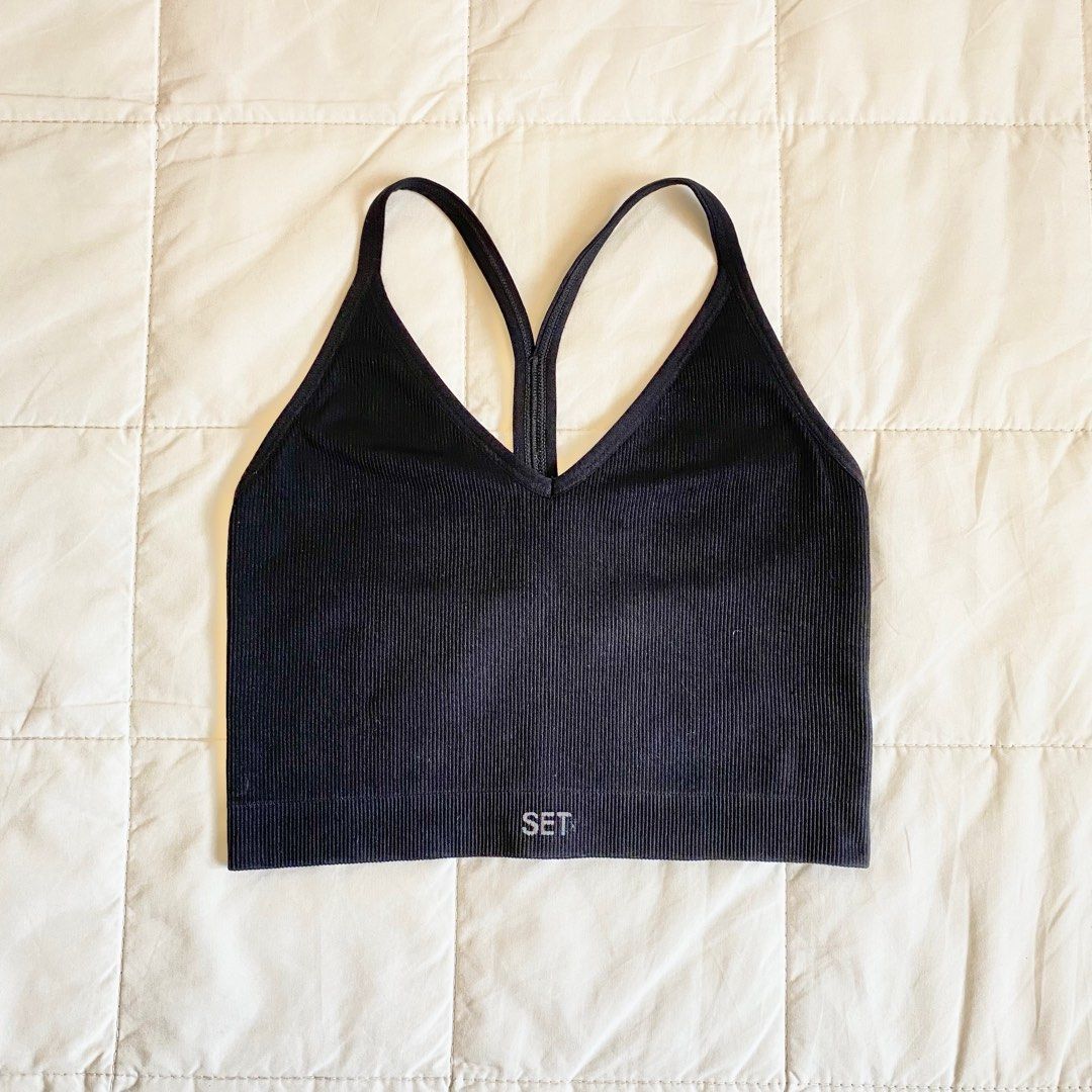 Set Active Sculptflex Power Ribbed V Bra In Onyx (S) (Category: Activewear) located in San Pedro. Submitted by gumamelagal (Listing ID 1393402561, Image 1). Description: ⚫️ barely used ⚫️ retails for ₱3,100 ⚫️ cute and comfy mop: gcash, bdo mod: j&t, lalamove.