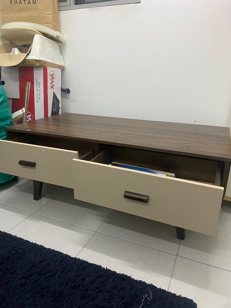 Solid wood coffee table (Category: Tables & Sets) located in Kajang. Submitted by amirrulkml (Listing ID 1392913949, Image 3). Description: Coffee table solid wood Barang cantik lagi. Nak jual sbb nak clearkan ruang rumah. Harga negotiable. Boleh datang pickup di rumah. .