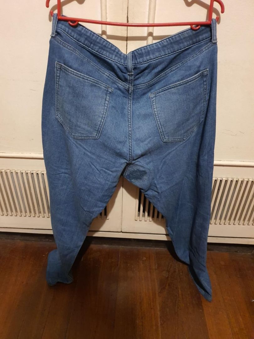 Uniqlo Jeans (XYZ) (Category: Jeans) located in Caloocan City. Submitted by swiftwolf-dcd8 (Listing ID 1393405746, Image 2). Description: Uniqlo Jeans (XYZ) 87% Cotton, 11% Polyester, 2% Spandex Actual Dimensions Waist: 40" Length: 38" Leg Opening: 14" Rise: 14" Condition: 8/10 Issues: Patched and painted crotch Shipping Fee will be Shouldered by the Buyer .