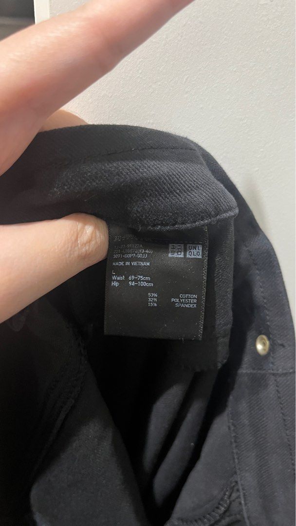 Uniqlo stretchable pants (Category: Other Bottoms) located in Marikina City. Submitted by sofiafntblla (Listing ID 1393389318, Image 2). Description: .