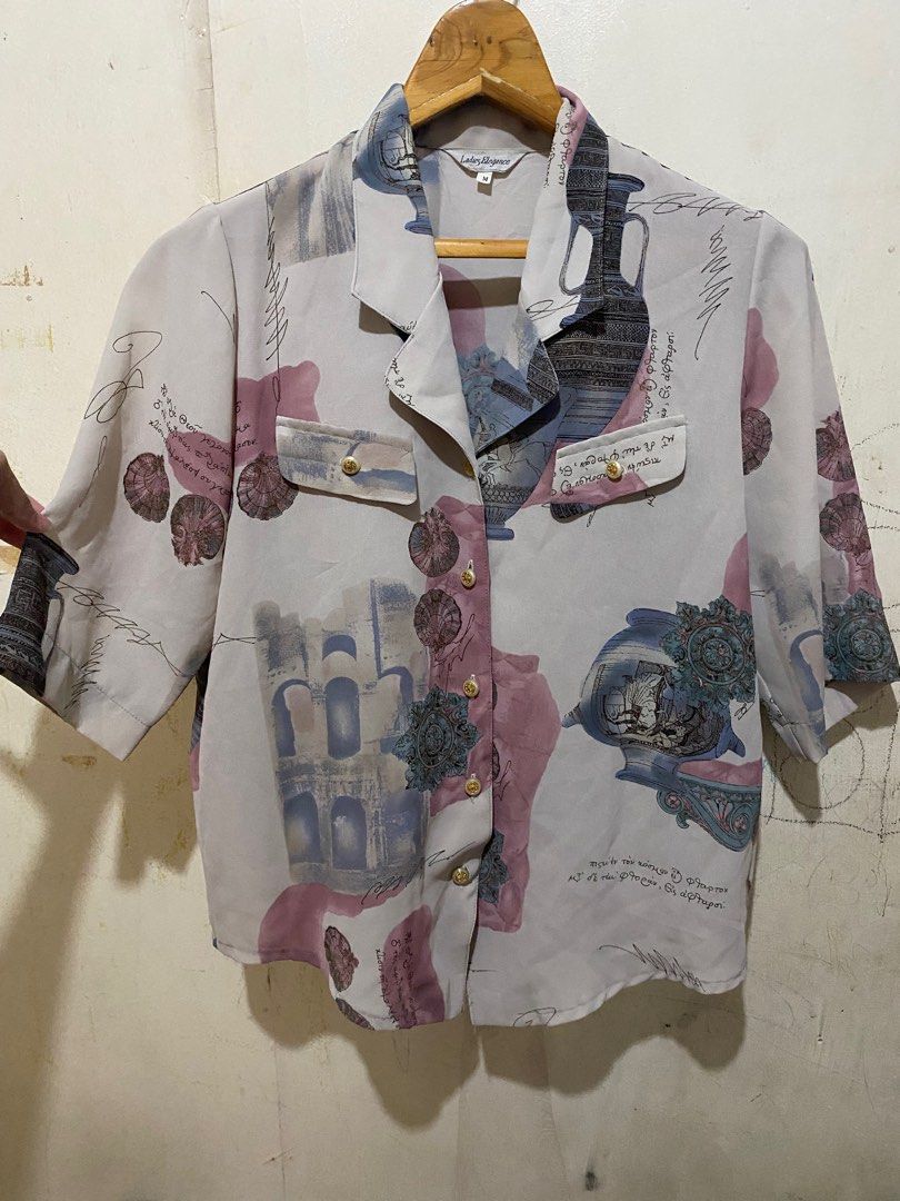 Vintage tops prints details (Category: Blouses) located in Las Pinas. Submitted by vasthawk_eee147 (Listing ID 1393299739, Image 1). Description: Large No issues 10/10 color.