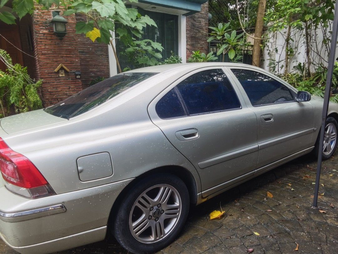 Volvo S60 . Auto (Category: Used Cars) located in Quezon City. Submitted by primella (Listing ID 1393422098, Image 2). Description: 2006 Volvo S60 Safe, Comfortable, and Reliable Safety, comfort, and timeless Scandinavian design ✅ Key Details: Model Year: 2007 Transmission: Automatic Engine: V6 Mileage: 125k km Fuel Type: Gas Color: Gold (Rare) Ownership: First Owner Registration: Up to Date Plate: Ends in 4 ✅ Features: Volvo’s signature safety e