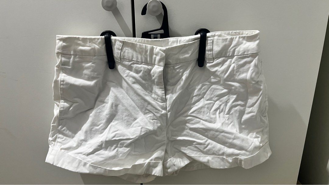 Will Smith White shorts (Category: Shorts) located in Marikina City. Submitted by sofiafntblla (Listing ID 1393388158, Image 1). Description: .