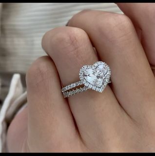 (Category: ) located in . Submitted by luxe.diamondss (Listing ID 1393460647, Image 1). Description: .