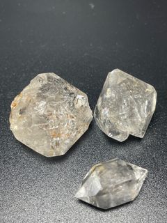 9706 爆彩黑流沙閃靈鑽 $98/3粒64206384435331110