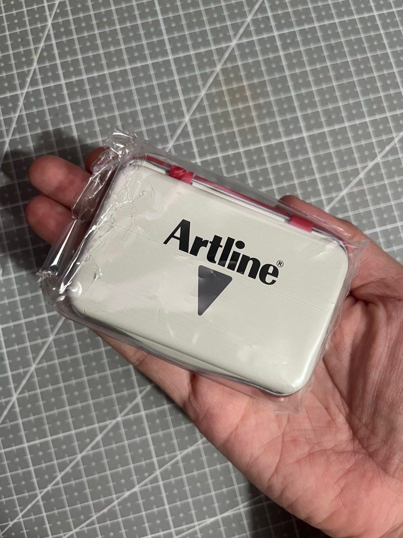 Artline Stamp Pad - Green & Red (Category: Craft Supplies & Tools) located in Manila. Submitted by stainedpawsapothecary (Listing ID 1393565095, Image 2). Description: Artline Stamp Pad Size Format 00 Good as New with box.