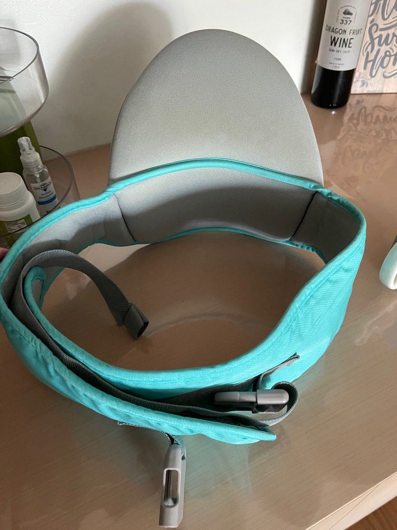 Baoneo baby hip carrier blue (Category: Carriers & Slings) located in Manila. Submitted by kristielyntan (Listing ID 1393476354, Image 2). Description: Baoneo baby hip carrier blue.