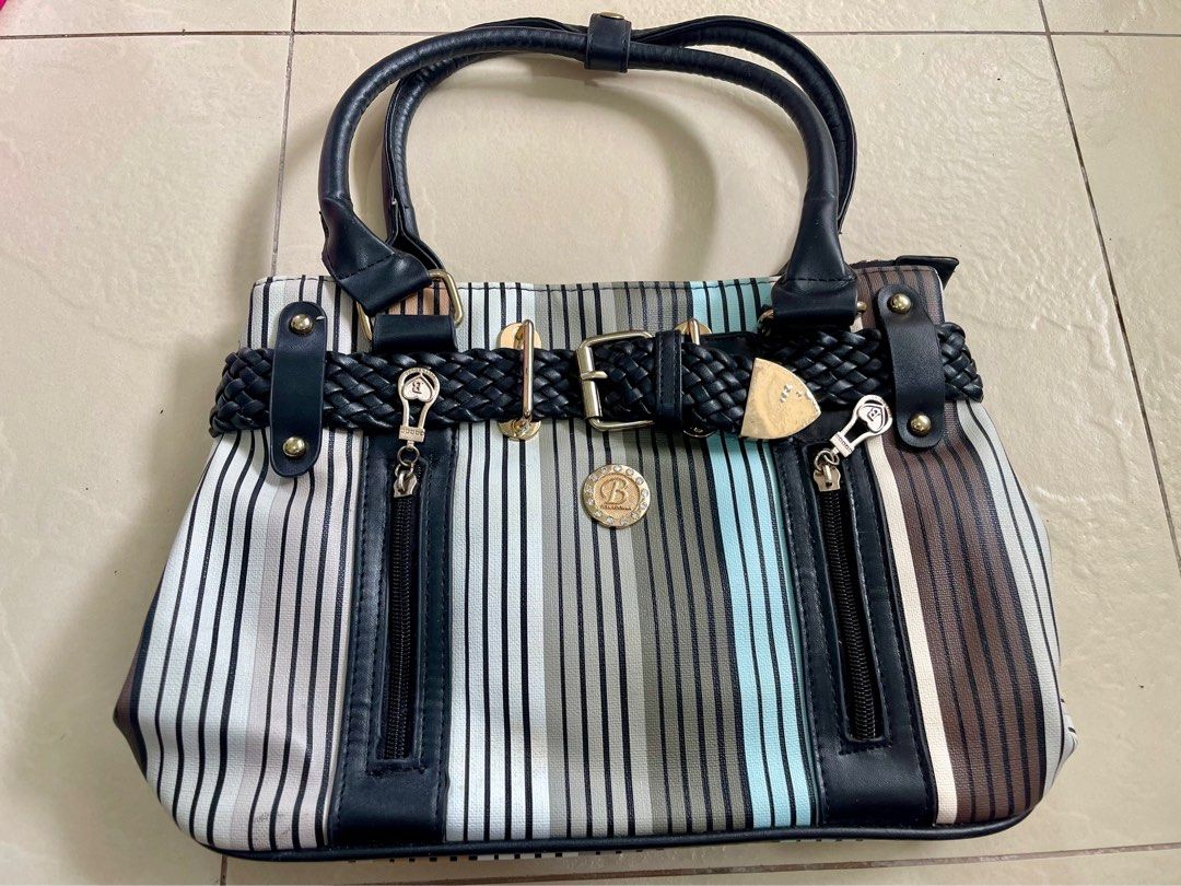 Belladonna Bag (Category: Wallets & Card holders) located in Cavite. Submitted by tomatocheeks_shop (Listing ID 1393575668, Image 1). Description: .