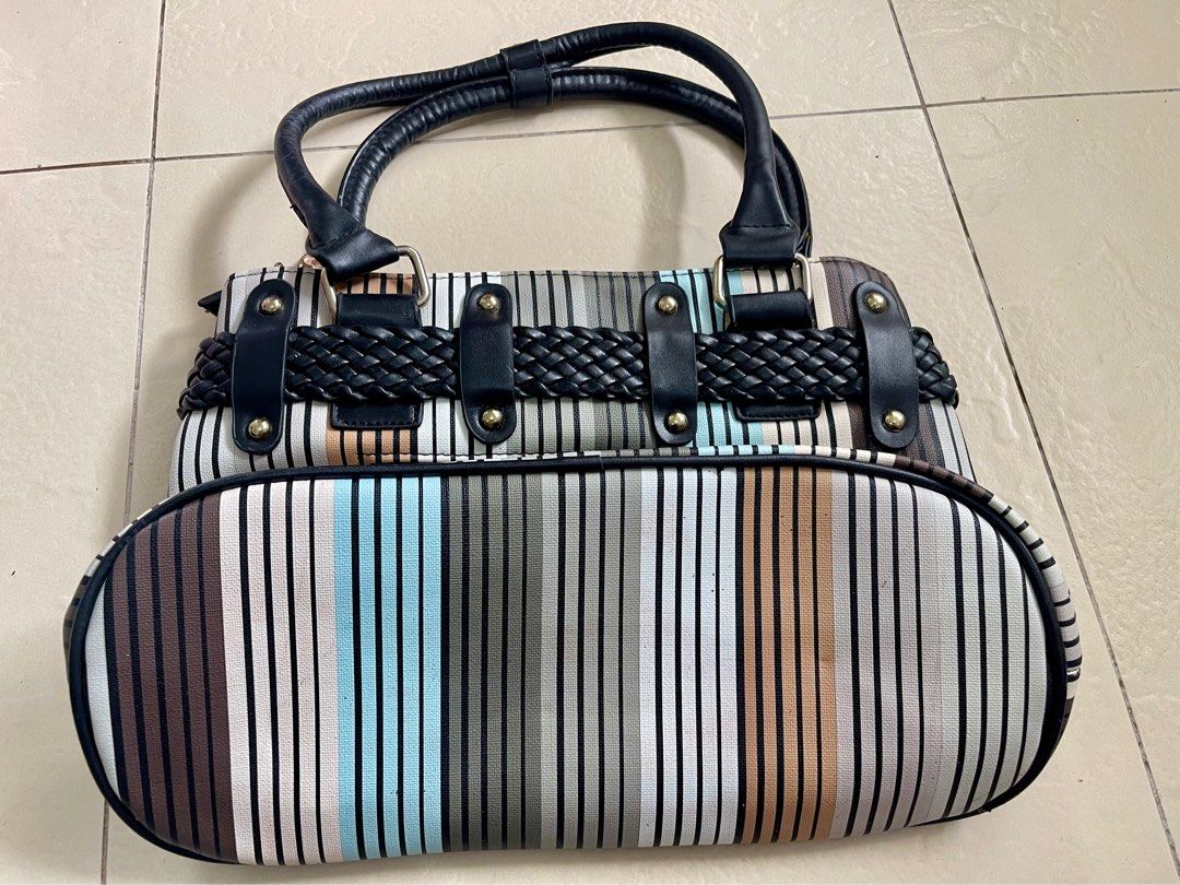 Belladonna Bag (Category: Wallets & Card holders) located in Cavite. Submitted by tomatocheeks_shop (Listing ID 1393575668, Image 3). Description: .