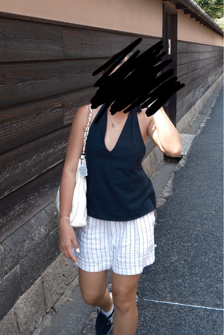 Black halter top (Category: Sleeveless) located in Makati City. Submitted by severusss (Listing ID 1393449782, Image 1). Description: Used once Fits size s-m.