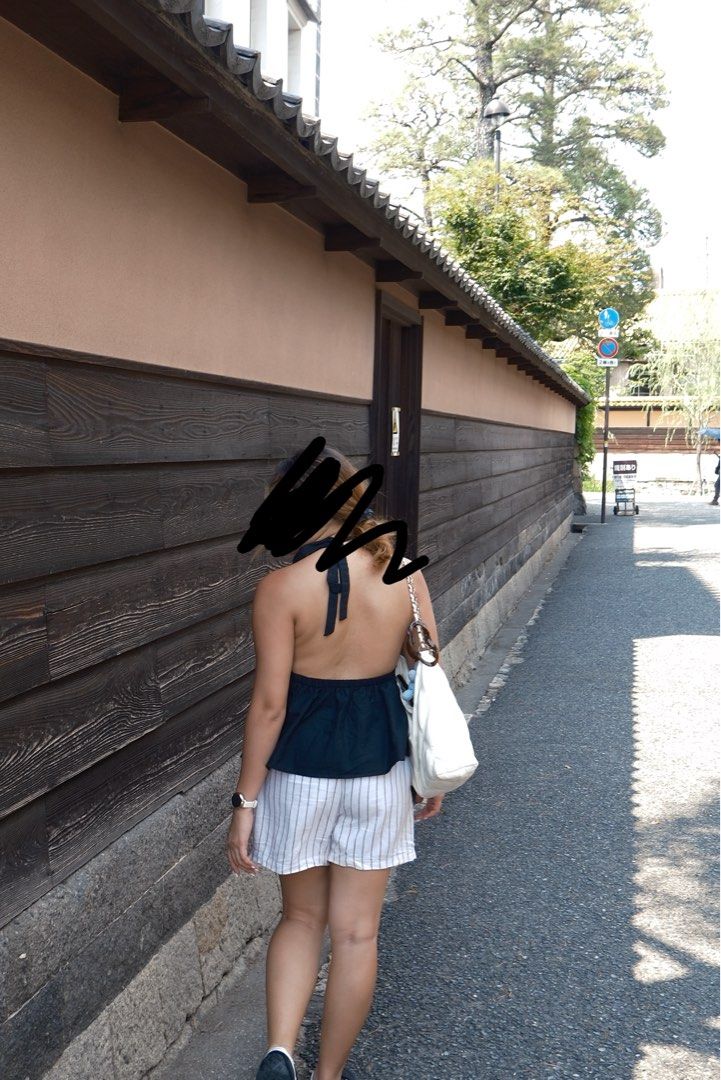 Black halter top (Category: Sleeveless) located in Makati City. Submitted by severusss (Listing ID 1393449782, Image 2). Description: Used once Fits size s-m.