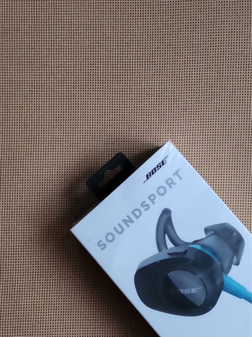 Bose SoundSport (Category: Earphones) located in Makati City. Submitted by msn_gdgt (Listing ID 1393487322, Image 1). Description: Open box and not used, spare unit need lang check if still working kaya inunbox..