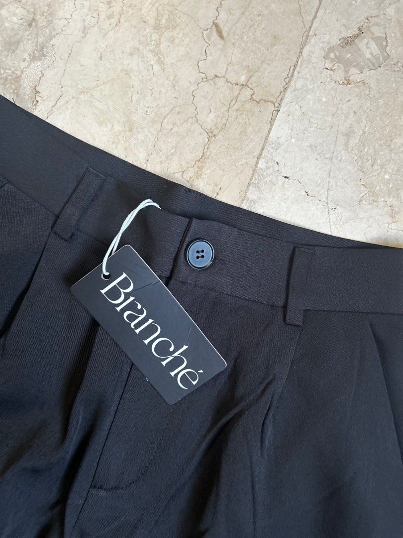 Branche Wide Leg Pants (Category: Jeans) located in Muntinlupa City. Submitted by wavesofara (Listing ID 1393486636, Image 2). Description: never been used! with tags can fit up to 5’8 decluttering.