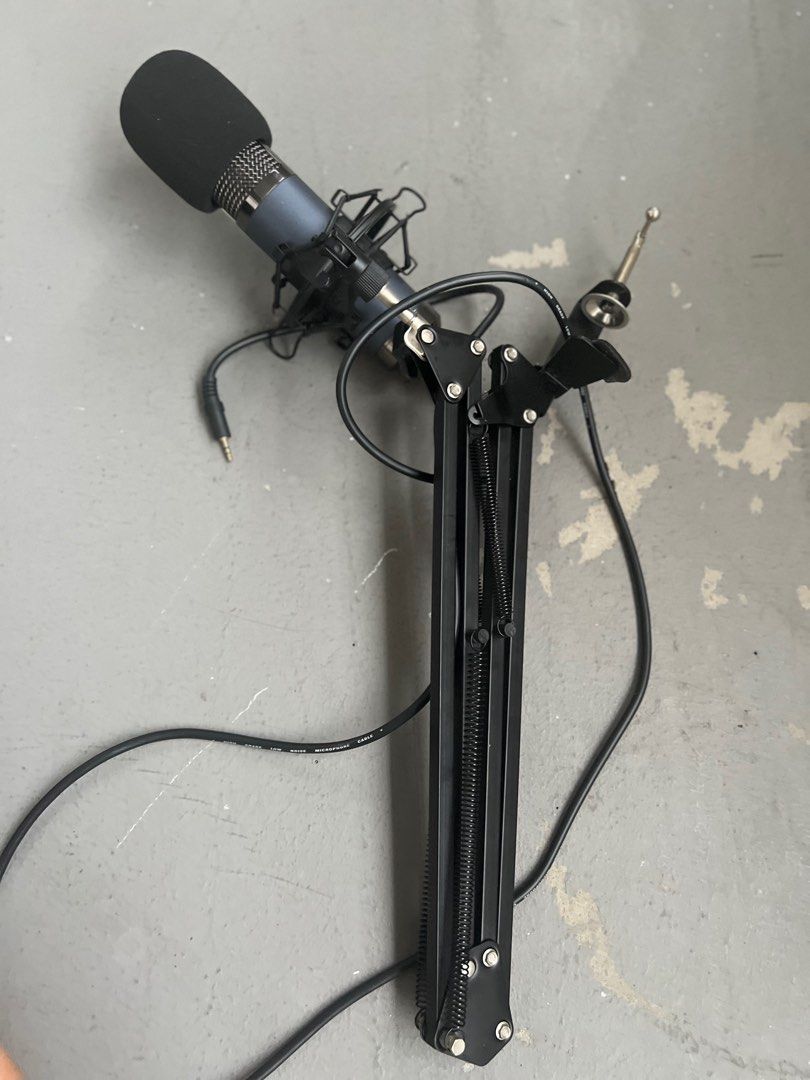 Condenser Microphone with Boom Arm