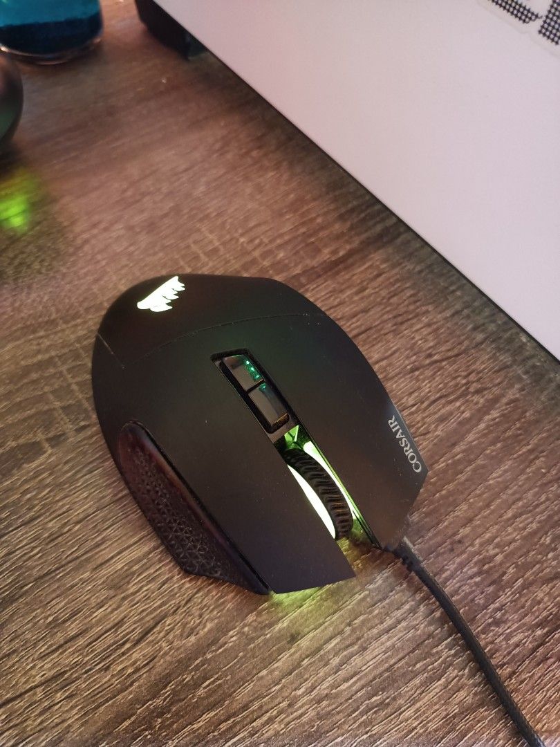 Corsair Gaming SCIMITAR PRO RGB Mouse (Category: Mouse & Mousepads) located in Bacolod City. Submitted by stixx__ (Listing ID 1393502513, Image 2). Description: Negotiable 9/10 condition RFS: di sanay na may buttons sa gilid.