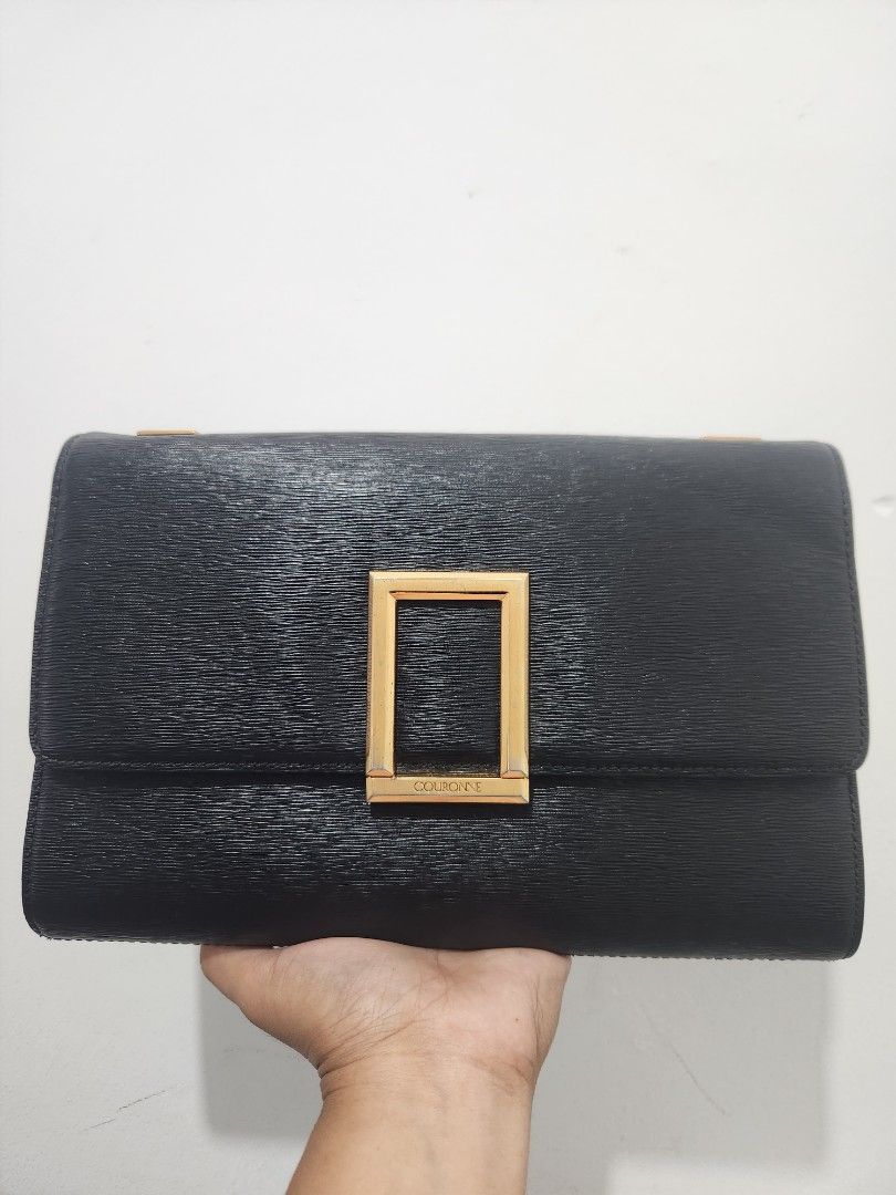 Couronne Party Bag (Category: Luxury Bags & Wallets) located in Gapan. Submitted by altheascollection (Listing ID 1393611401, Image 1). Description: Slight tarnish sa hardwares Super pretty pa sa personal.