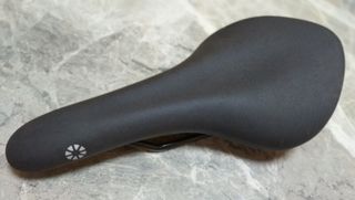 （分類：）位於 。 由 kelvinfon04657 提交（商品編號 1393513463，圖片 1）。簡介： 。